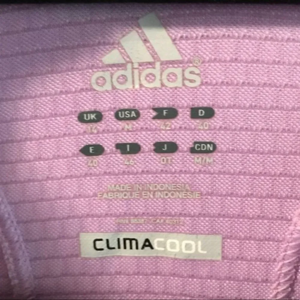 *30off3* Adidas sports top. Size Medium. - Picture 6 of 9